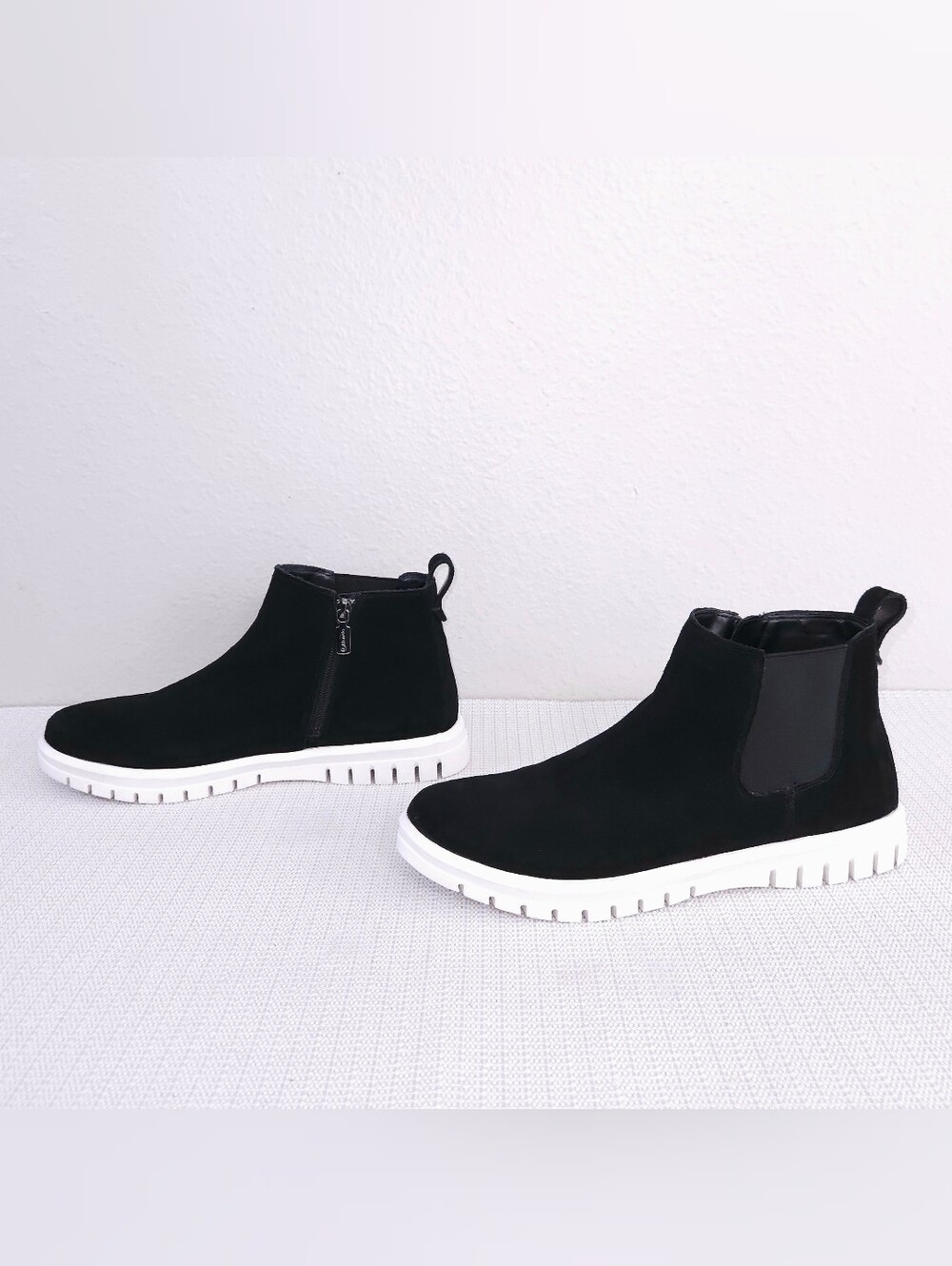 BLONDO Flora Chelsea Boot Black Suede Waterproof Lug Sole US 11 M